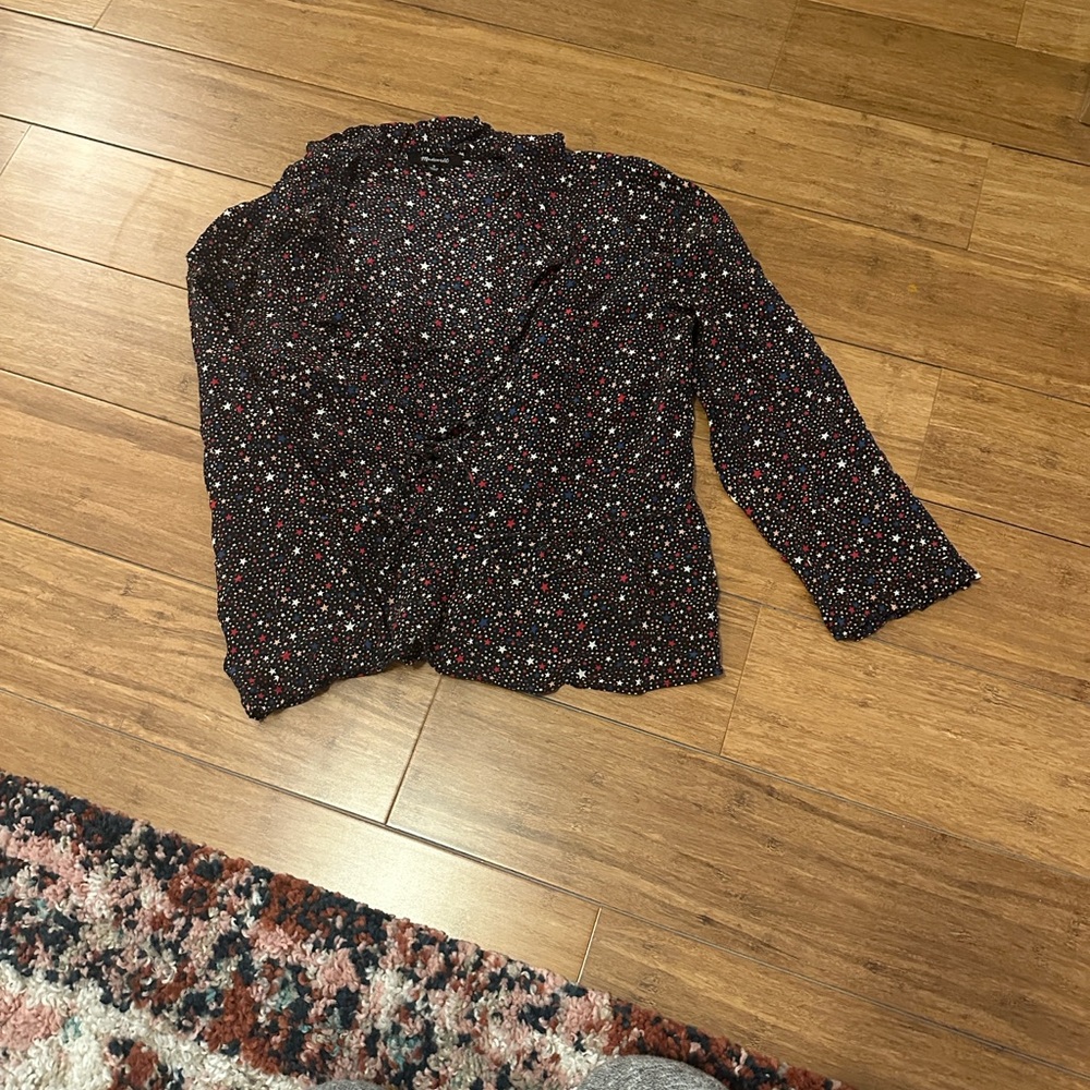 Star print wrap blouse